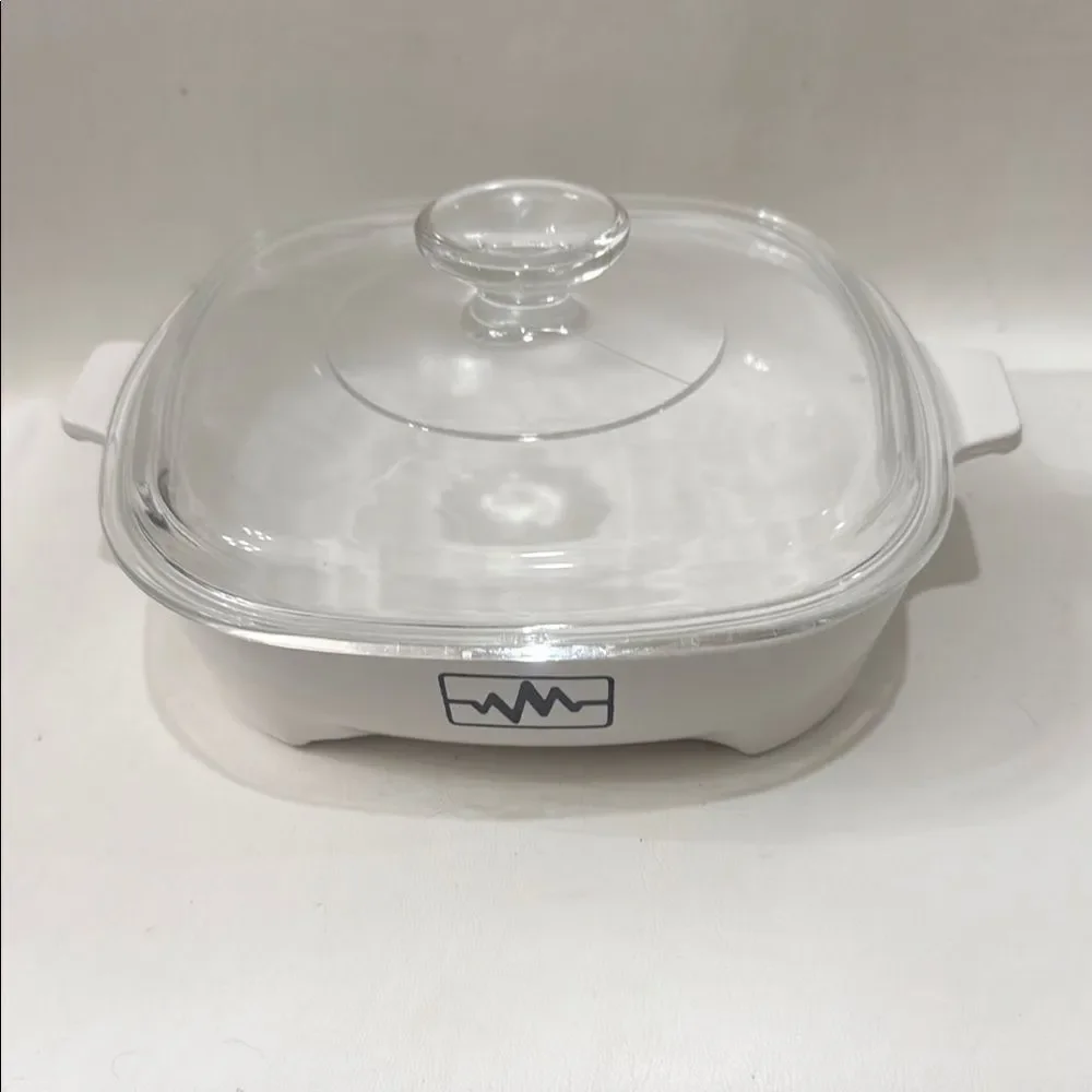 CorningWare White Casserole Dish with Glass Lid
